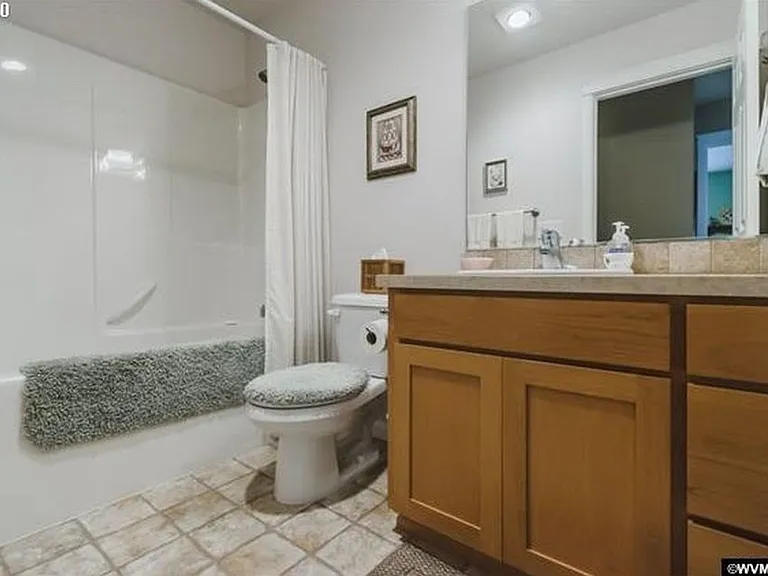 1096 Fuji Ln — Photo 19
