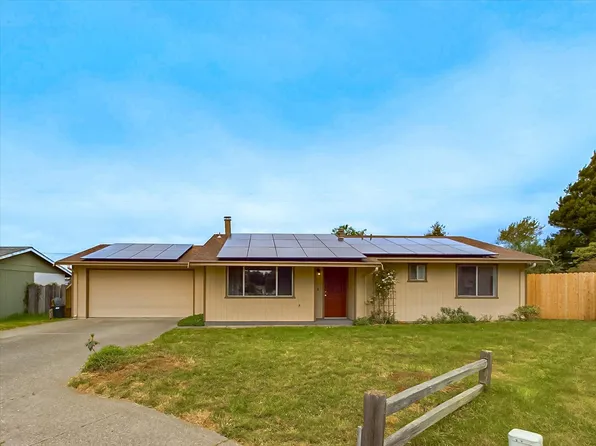 1993 Cypress Ct, McKinleyville, CA 95519