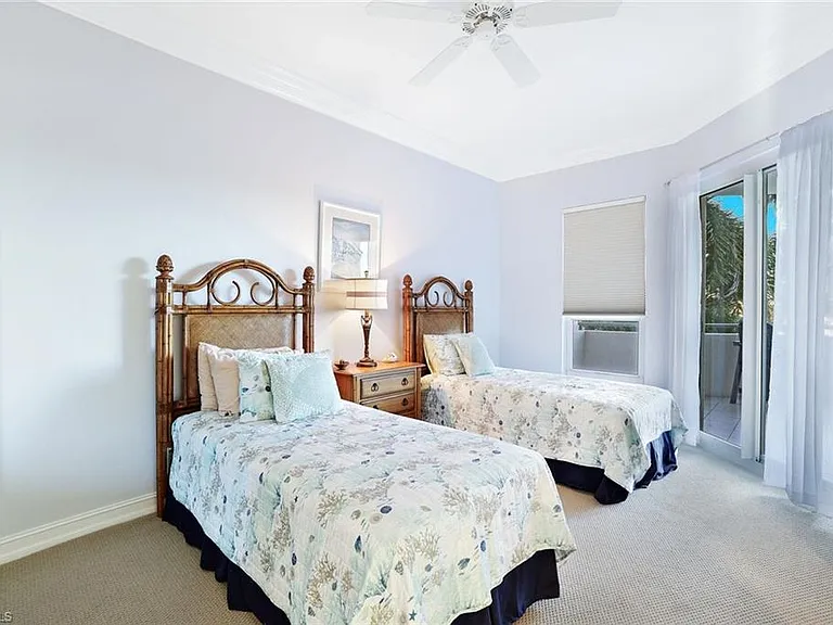 4811 Island Pond Ct #302 — Photo 15