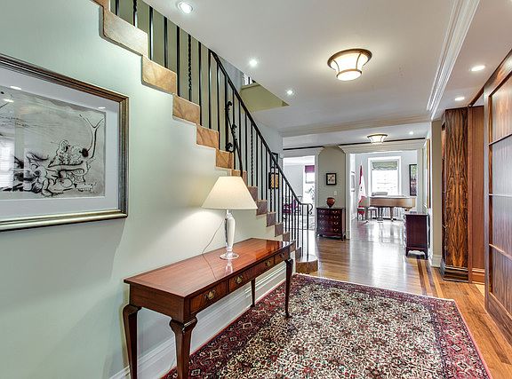 3rd image of 20 E Cedar St APT 12C