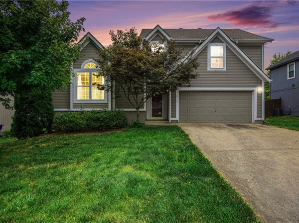 17611 W 111th Ter, Olathe, KS 66061