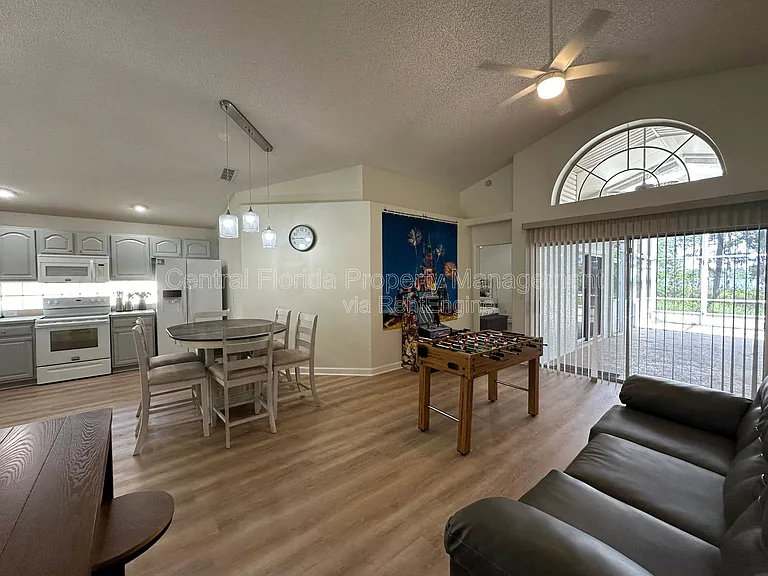 1009 Lake Davenport Blvd — Photo 10