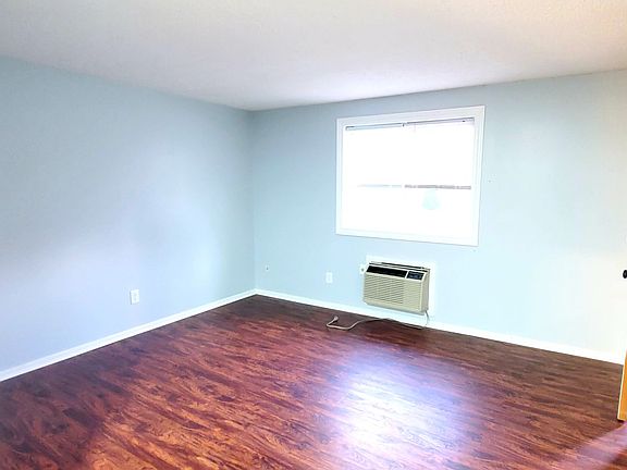 2nd image of 1105 Rivermet Ave Unit 15