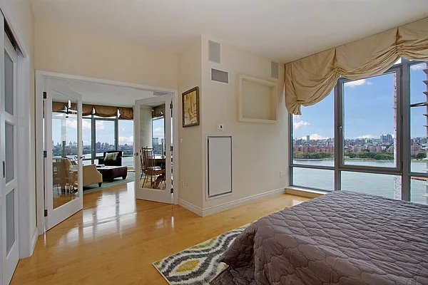 Sold by Corcoran | media 3