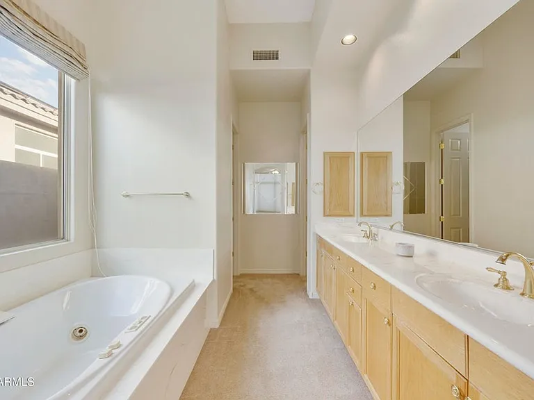 9514 E Cavalry Dr — Photo 27