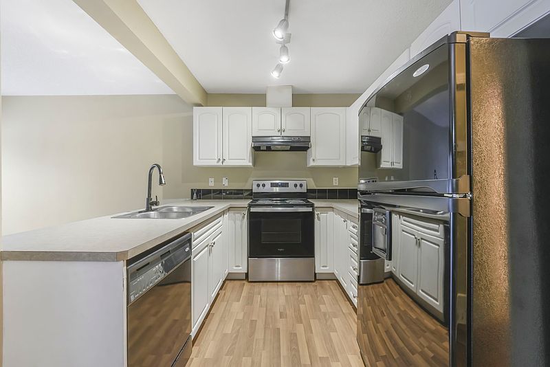 Edmonton Townhouse for rent - 3 Bedrooms — photo 14