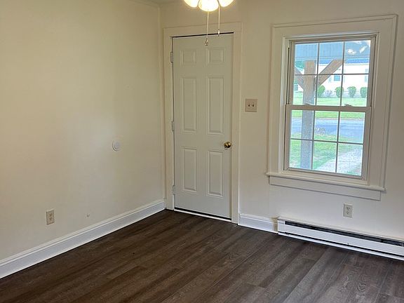 2nd image of 54 Henry St