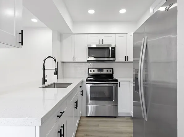 1111 SE 8th Ter APT 3F, Cape Coral, FL 33990