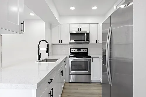 1111 SE 8th Ter #3F Photo 1