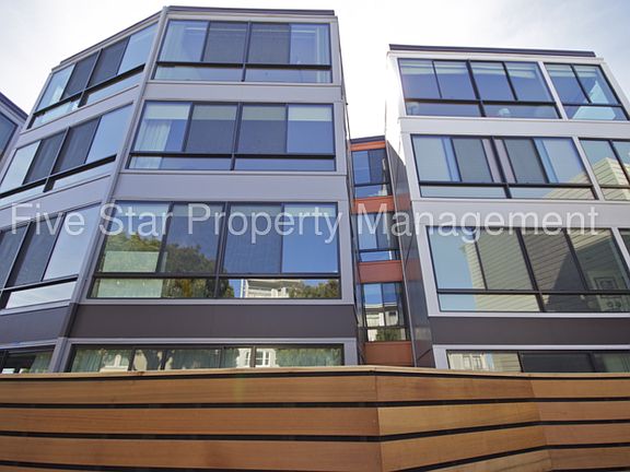2nd image of 455 Vallejo St #406
