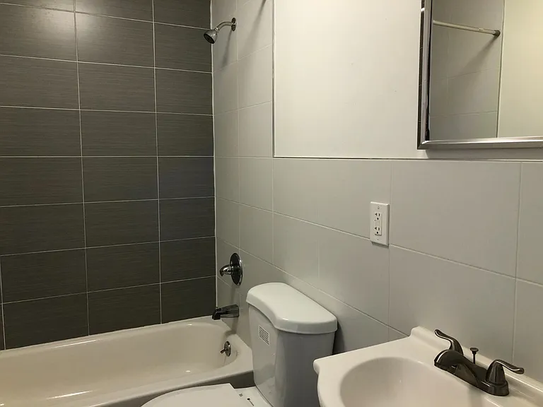 98 Wayne St #8A — Photo 3