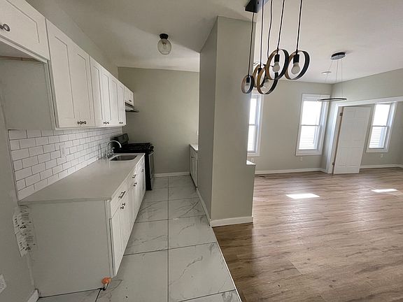 4th image of 139 N 11th St #A