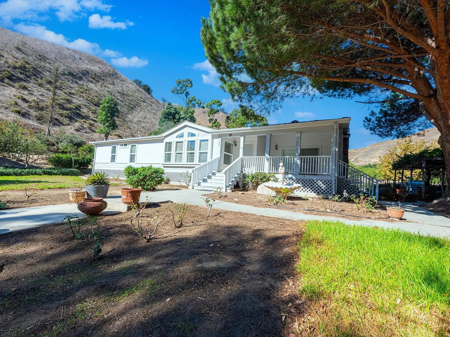 3 bed, 2200 sqft, $5,850 — Photo 1