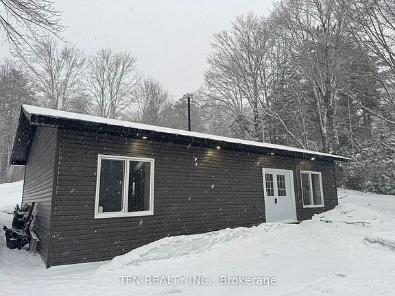 2nd image of 385 Gables Rd