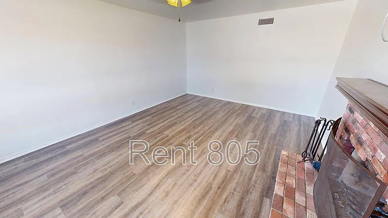 3 bed, 2.0 bath, 1536 sqft, $4,195 — Photo 4