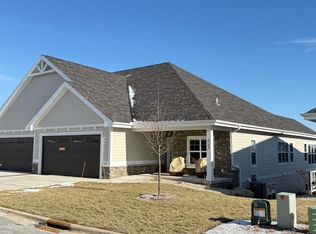 6722 Bellflower Pointe Dr, Deforest, WI 53532