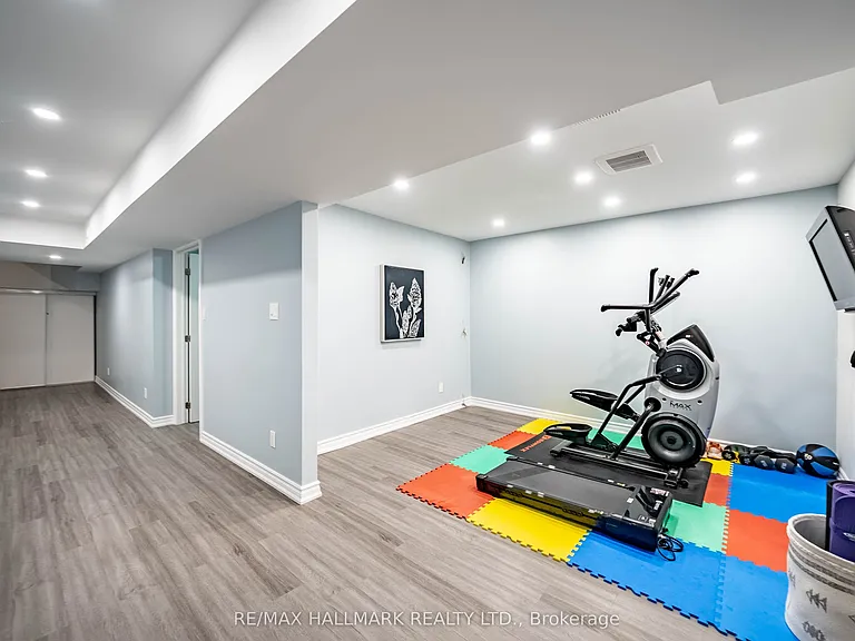 406 Reeves Way Blvd — Photo 35