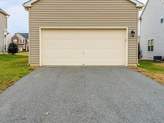 2nd image of 198 Woodstream Blvd