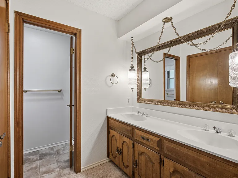 2505 Ironwood Ct — Photo 8