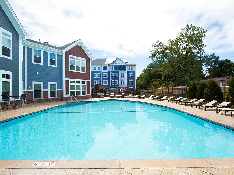 Start living with an incredible array of amenities.