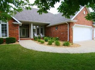 1021 W Shadowlawn St, Springfield, MO 65810