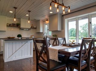 2142 Fallen Oak Trl, Stoughton, WI 53589