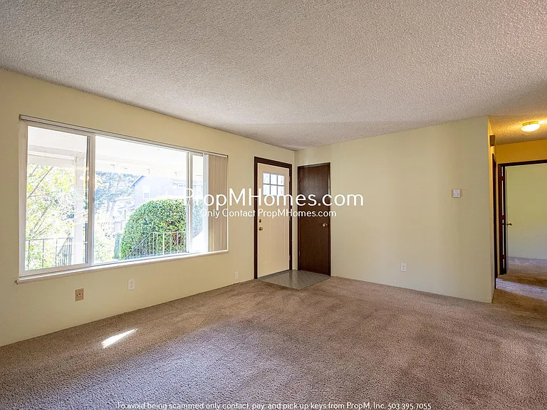 313 East St — Photo 3