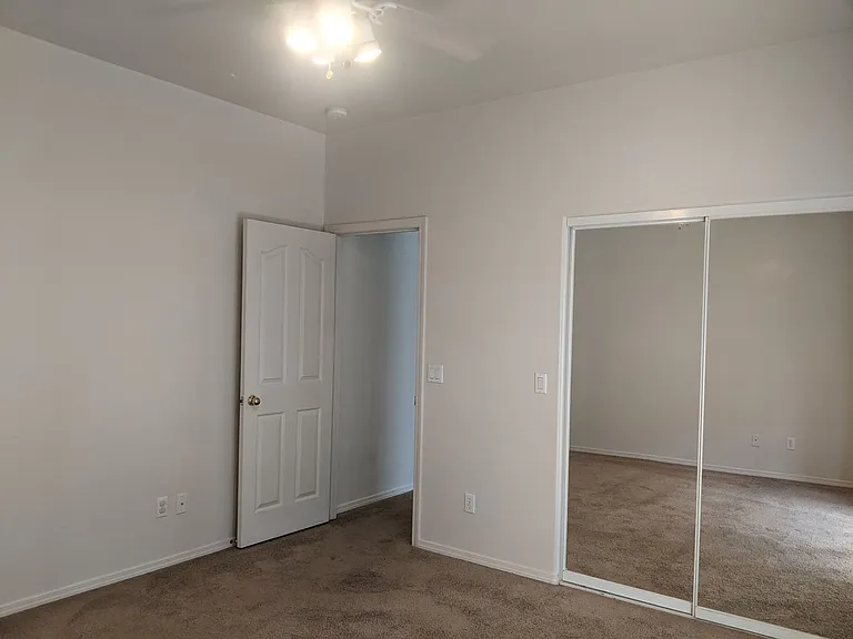 4960 Summit Cir — Photo 8