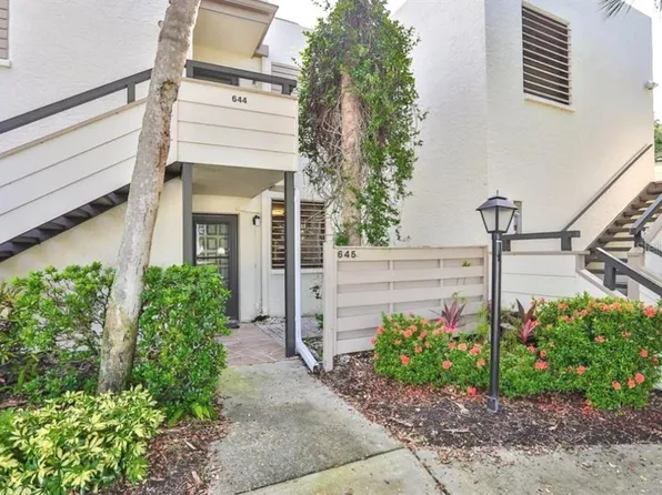 645 Woodlawn Dr, Bradenton, FL 34210
