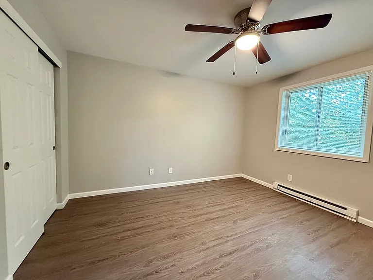 220 Oak Street — Photo 5