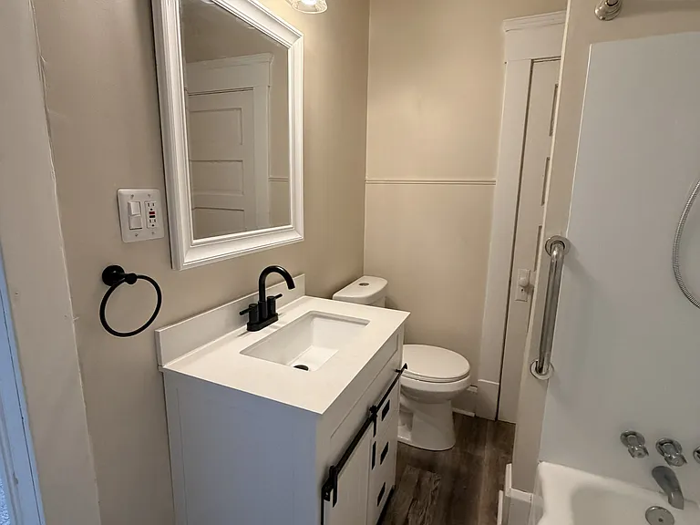 1412 Miami Ct NE — Photo 12