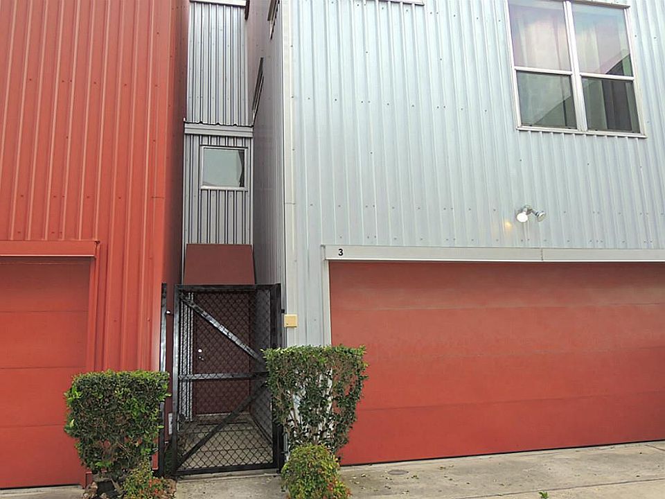 1st image of 3 N Ennis St #0