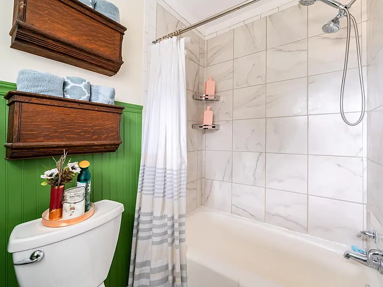 11-13 Holbrook St #11 — Photo 6