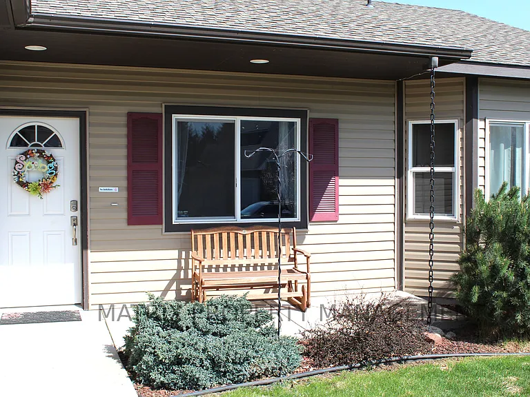 1258 N Ewell Ct — Photo 2