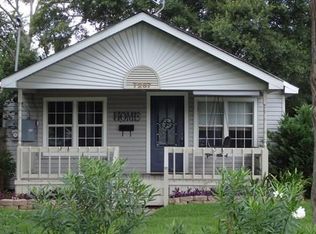 7237 Terrell St, Groves, TX 77619