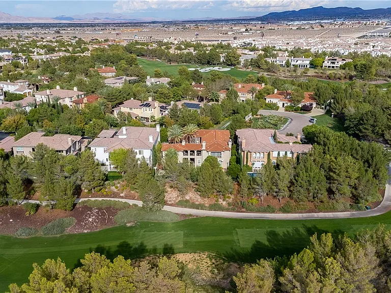 12097 Oakland Hills Dr — Photo 17