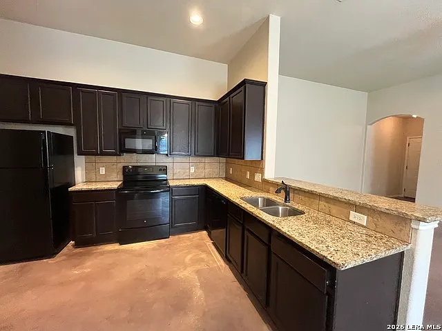 168 Joanne Cv — Photo 7