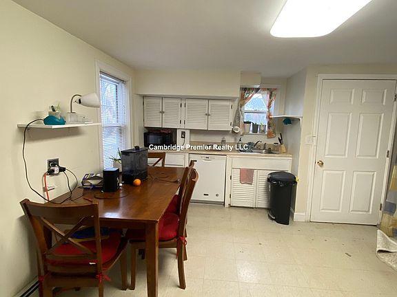 5th image of 398 Norfolk St #1
