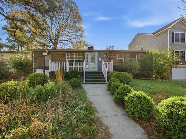 808 Pine Harbor Dr, Norfolk, VA 23502