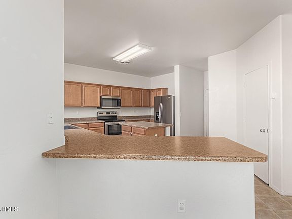 5th image of 46040 W BELLE Avenue