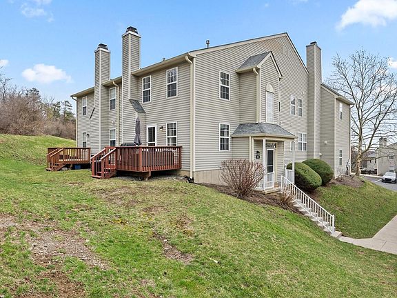 3rd image of 723 Thornhill Dr