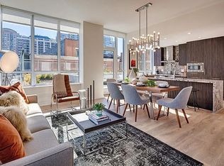 738 N Hudson Ave #2403, Chicago, IL 60654