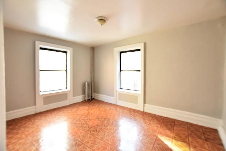 1st image of 2610 Creston Ave #3H