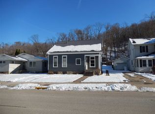 829 Walton St, Mc Gregor, IA 52157