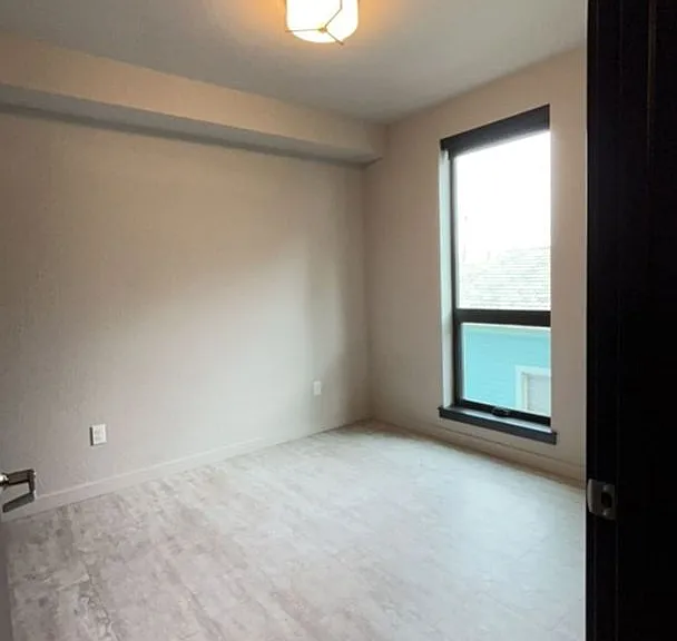 121 S Holly — Photo 24