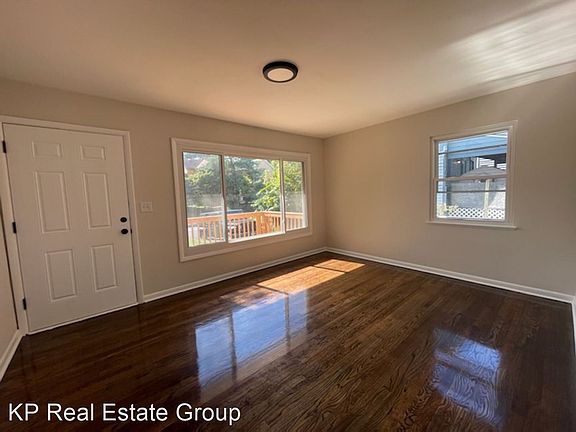 3rd image of 1536 Thomas Ave