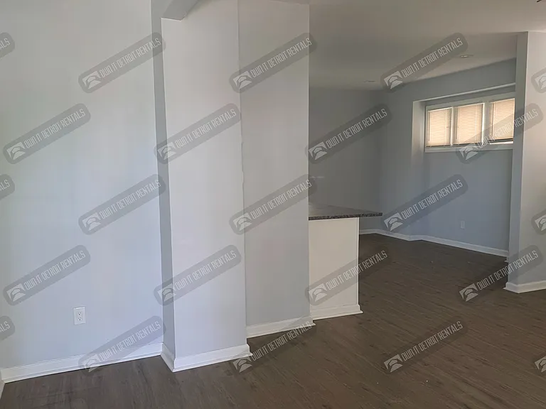 145 Waverly St — Photo 5