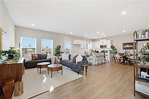 5th image of 4711 Brentwood Ave