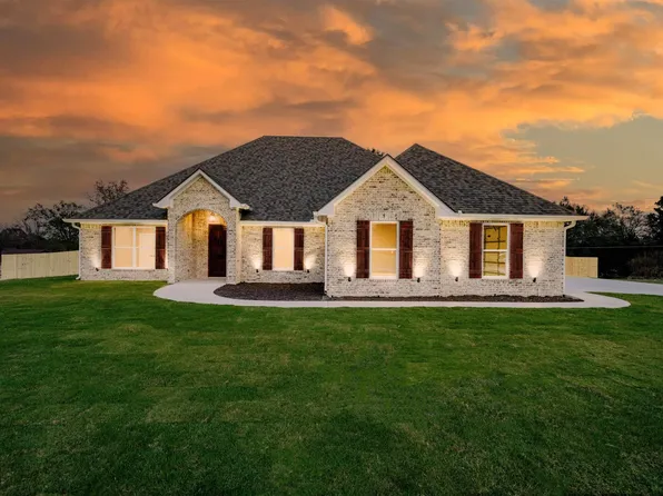 120 Pecan St, Kilgore, TX 75662