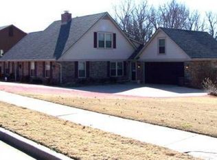 2104 El Camino St, Ponca City, OK 74604